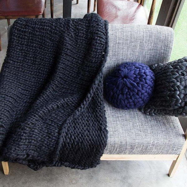 Generously sized Super Soft Thick Wool Like Knitted Blanket 100% Anti-Pilling Thread-Black-100x200cm-Distinct Designs (London) Ltd